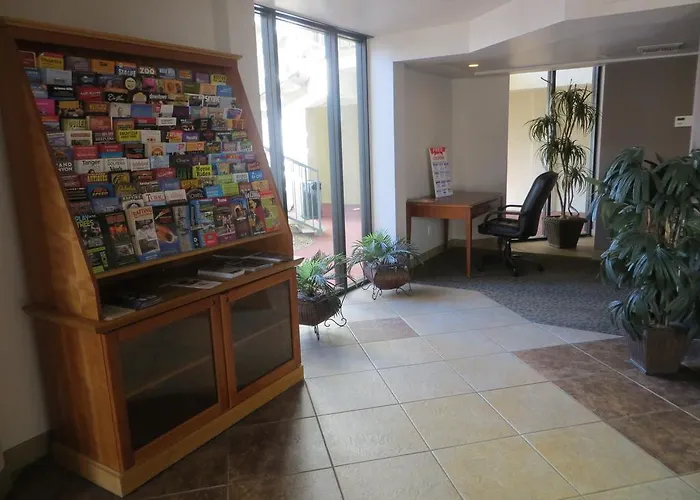 Travelodge Hotel 2*
